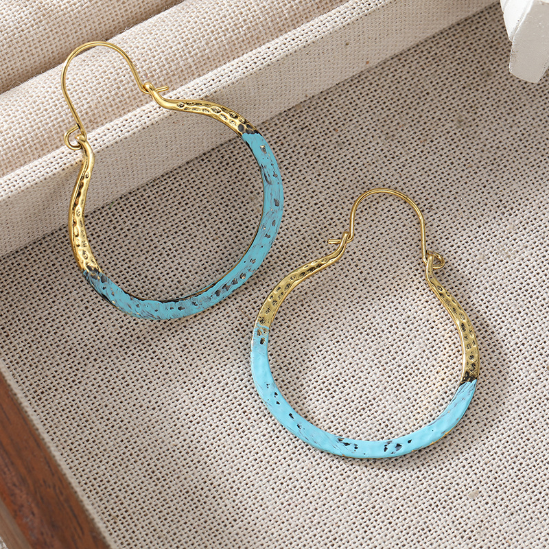 Women's Dual Tone Hammer Patterned Earrings